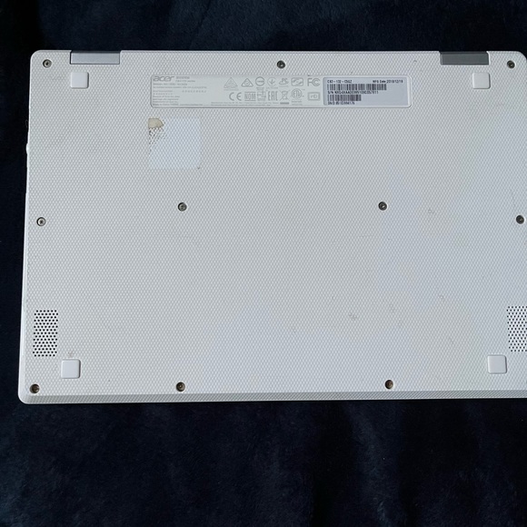 Acer Chromebook 13 used white - Picture 2 of 4